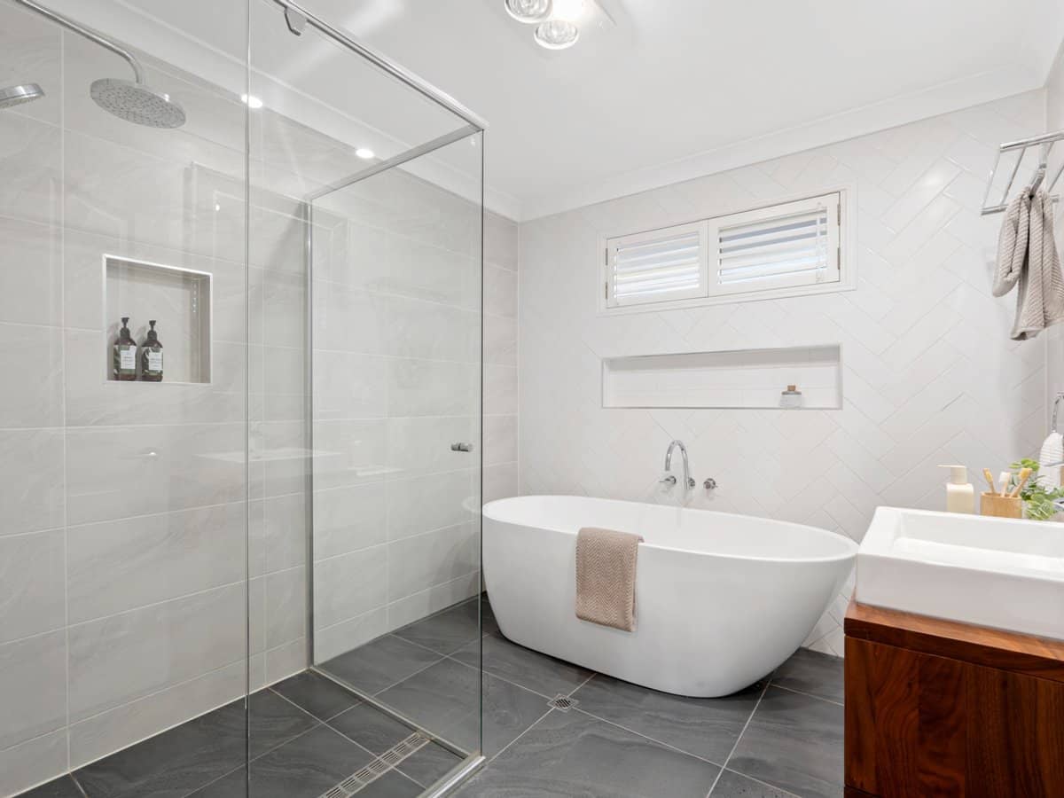 29 Limetree Parade, RUNAWAY BAY - Thumbnail 29