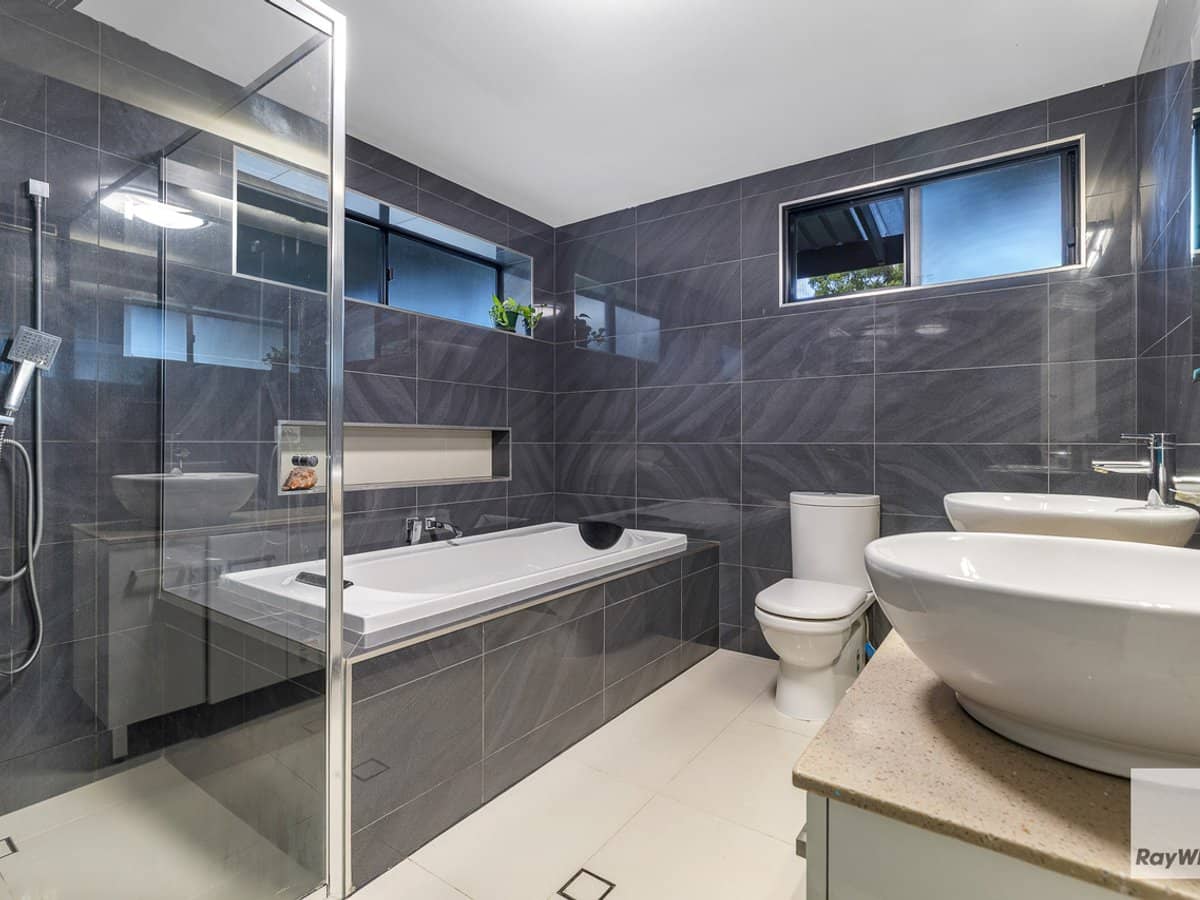 35 Wentworth Drive, CAPALABA - Thumbnail 6