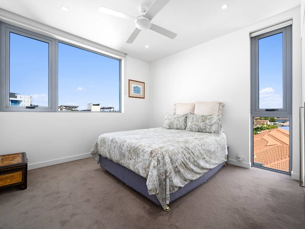 446 Marine Parade, Biggera Waters - Thumbnail 24