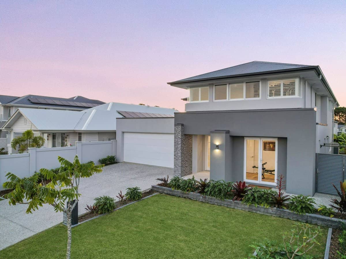 1919 Sunningdale Court, SANCTUARY COVE - Thumbnail 3