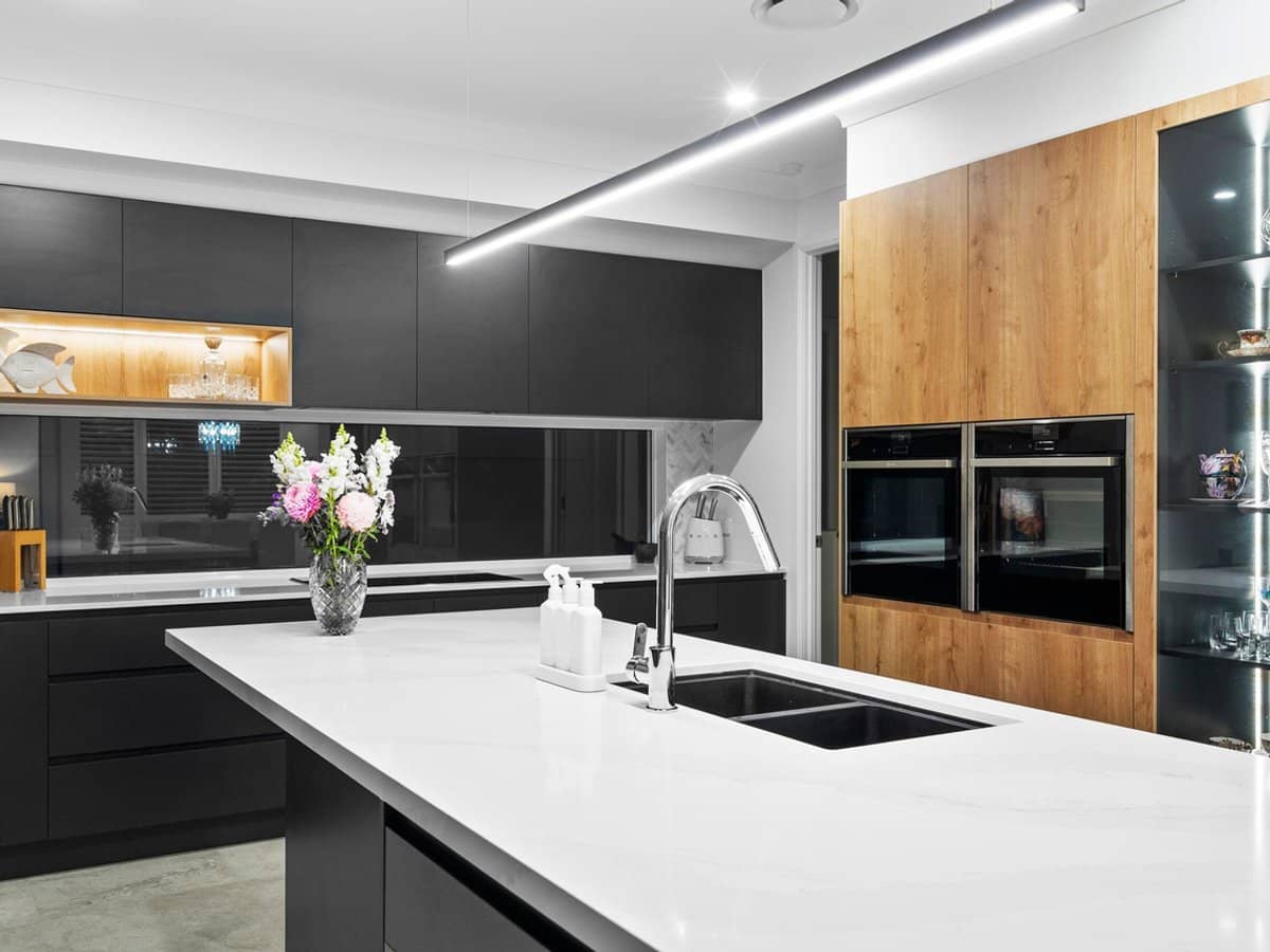 1919 Sunningdale Court, SANCTUARY COVE - Thumbnail 4