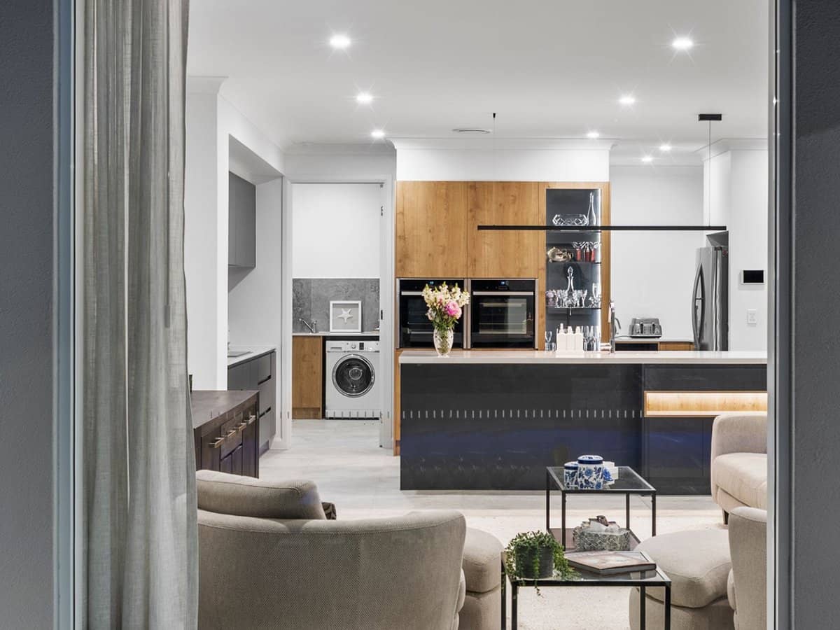 1919 Sunningdale Court, SANCTUARY COVE - Thumbnail 11