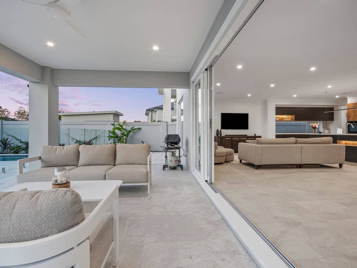 1919 Sunningdale Court, SANCTUARY COVE - Thumbnail 14