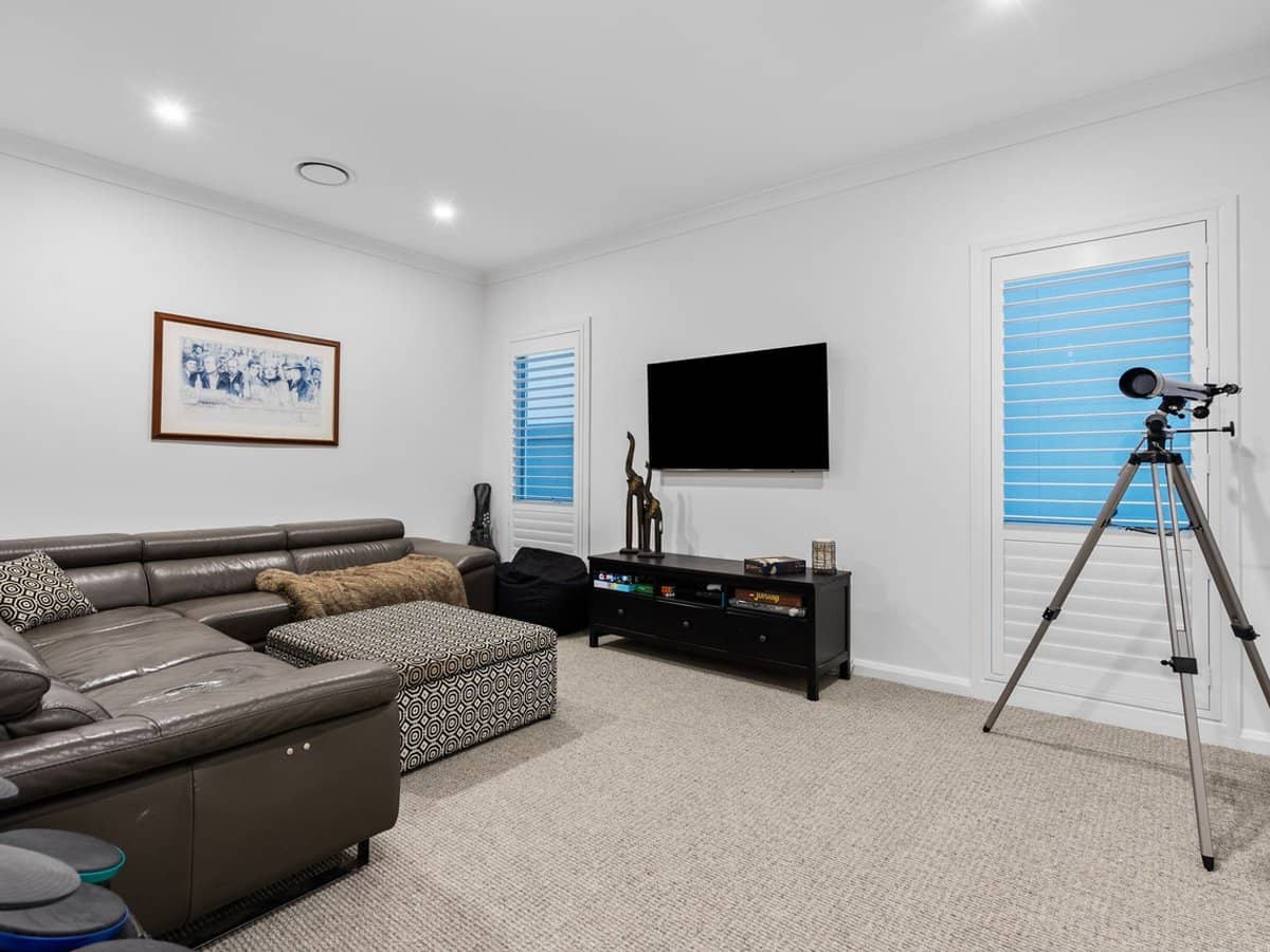 1919 Sunningdale Court, SANCTUARY COVE - Thumbnail 23