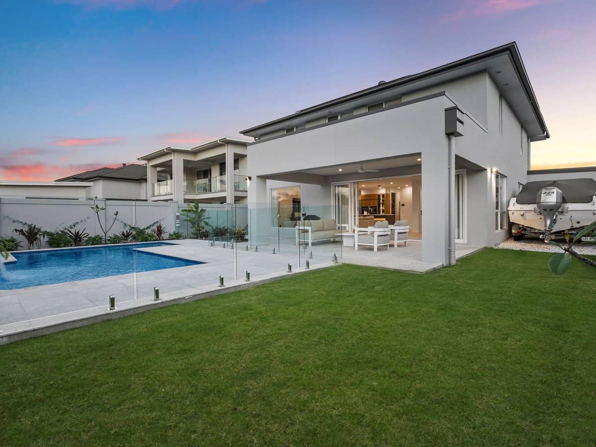 1919 Sunningdale Court, SANCTUARY COVE - Thumbnail 25