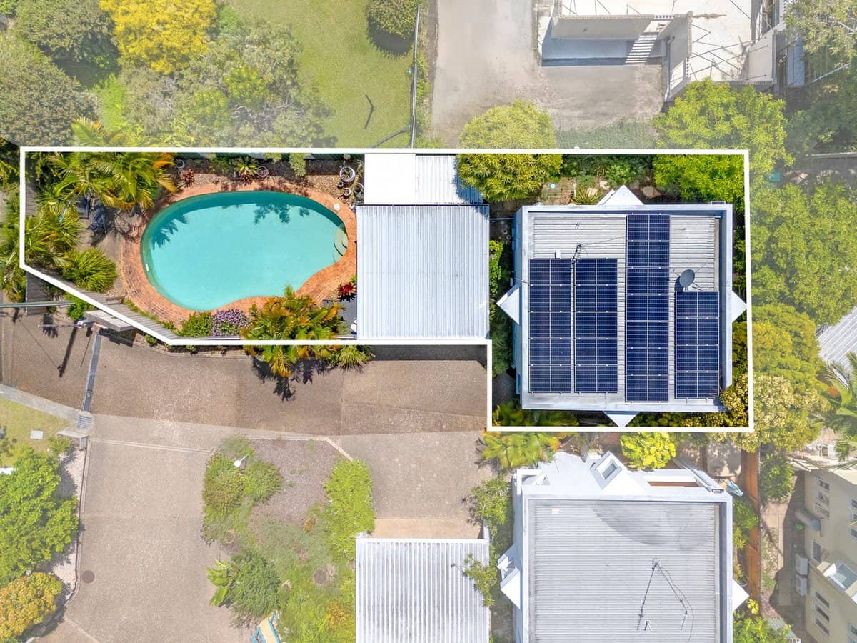 17 Thelma Avenue, BIGGERA WATERS - Thumbnail 1