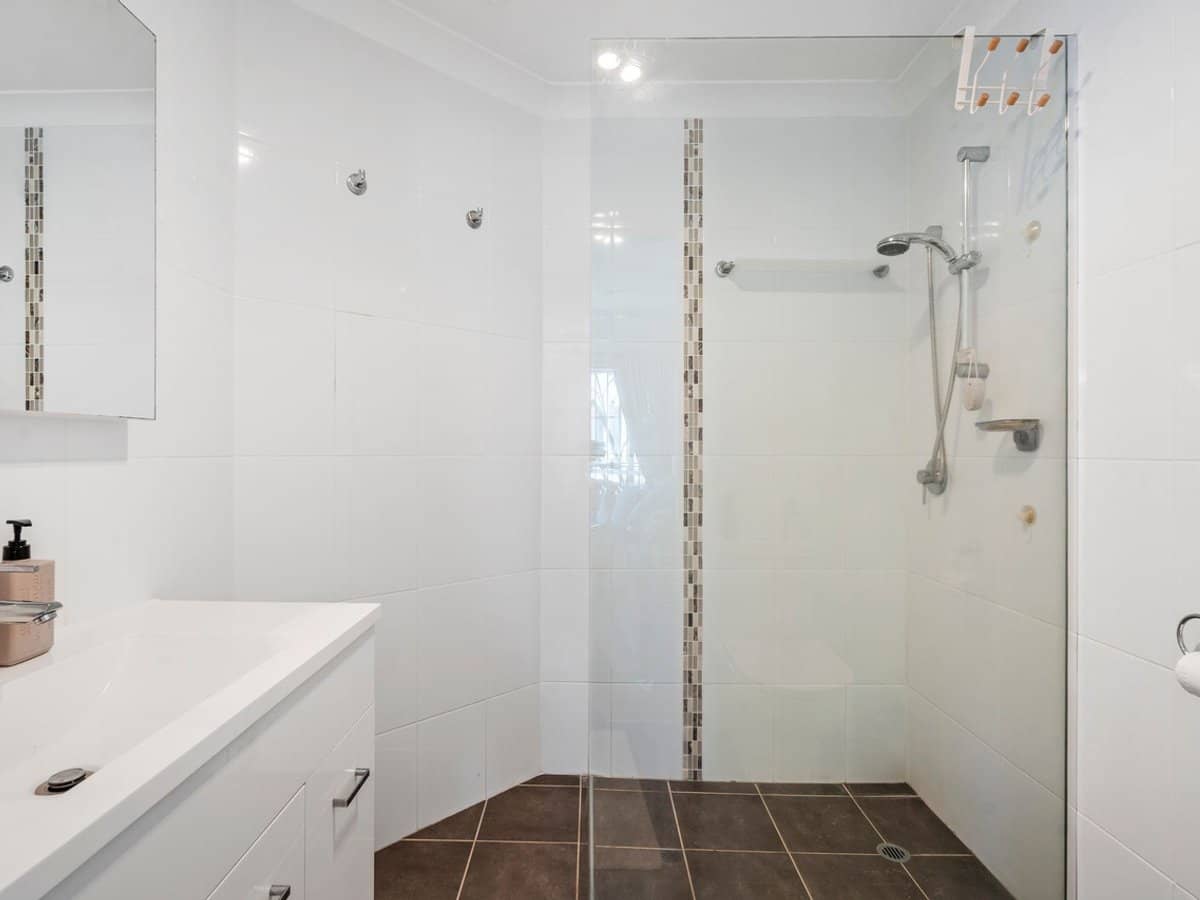 17 Thelma Avenue, BIGGERA WATERS - Thumbnail 9