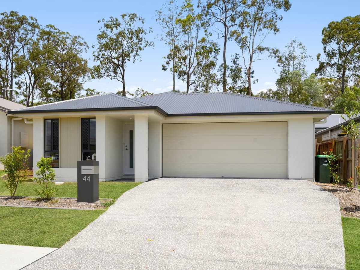 44 Talpa Street, COOMERA - Thumbnail 1