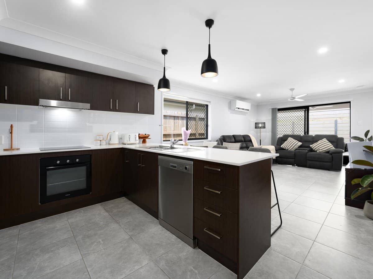 44 Talpa Street, COOMERA - Thumbnail 3