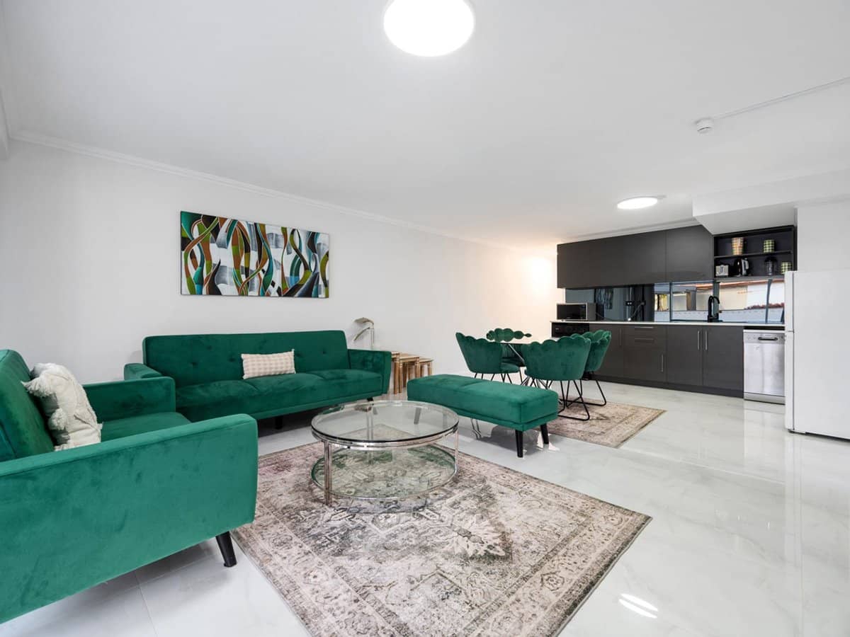 140-144 Ferny Avenue, Surfers Paradise - Thumbnail 3