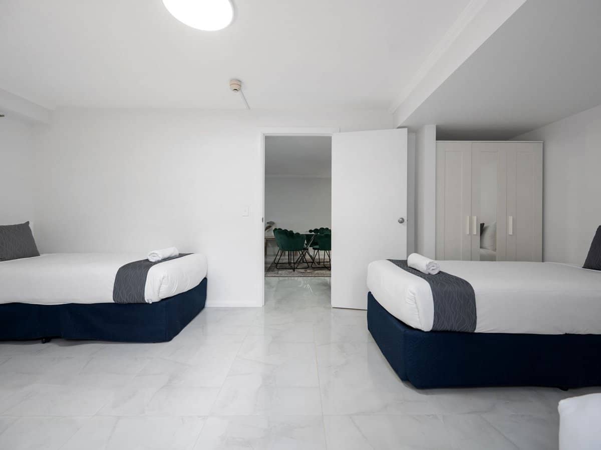 140-144 Ferny Avenue, Surfers Paradise - Thumbnail 10