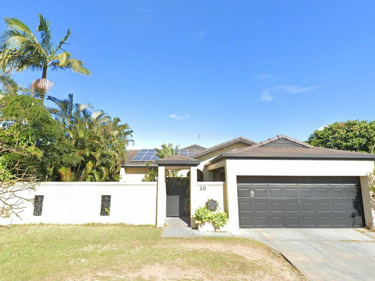 20 Peter Blondell Drive, MERMAID WATERS - Thumbnail 2