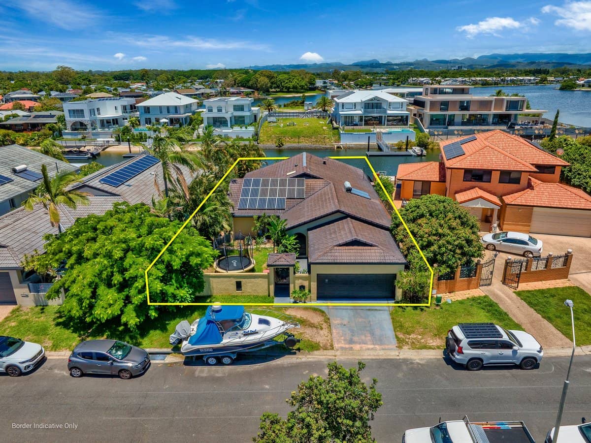 20 Peter Blondell Drive, MERMAID WATERS - Thumbnail 4