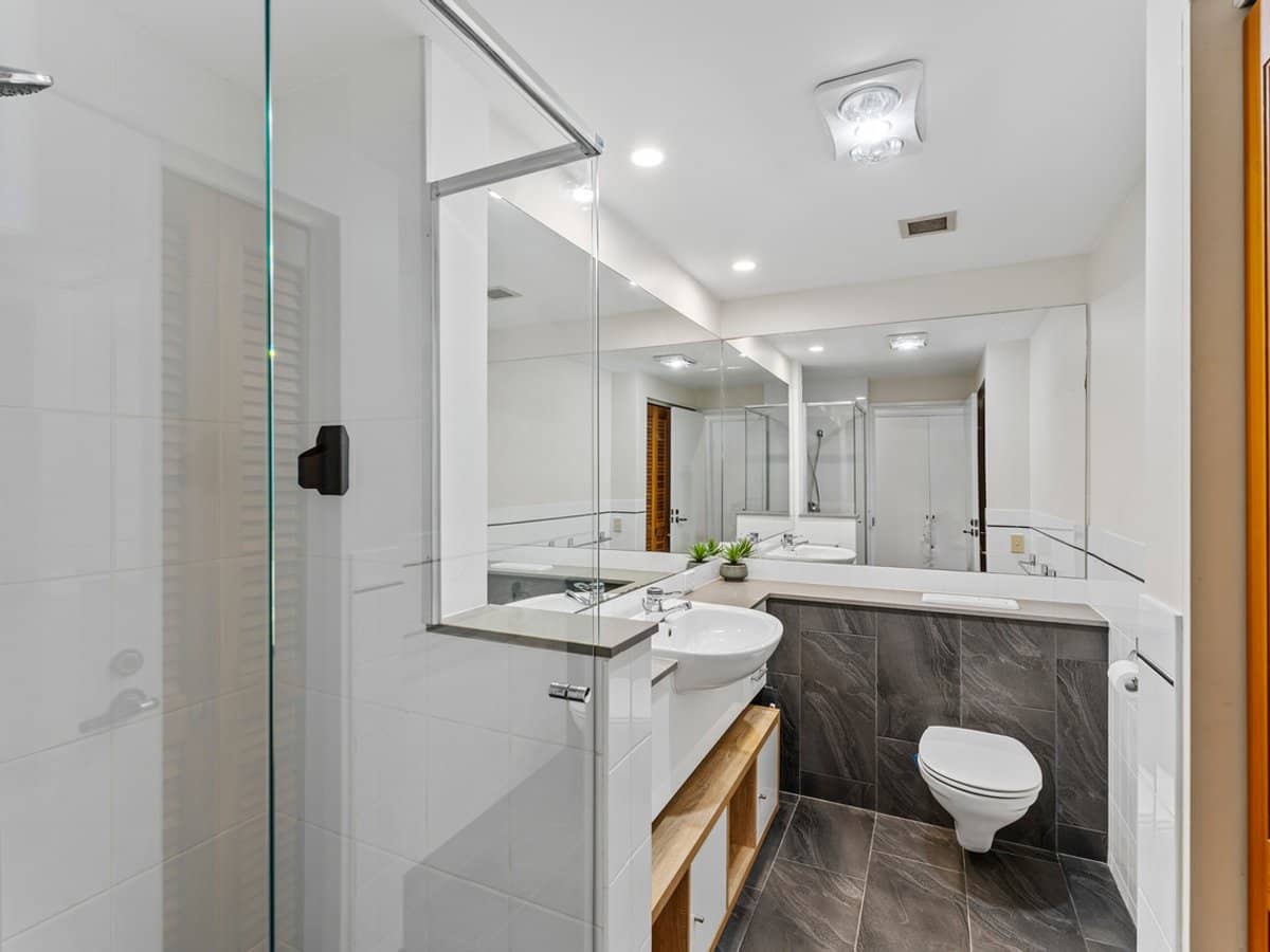 76-80 Chichester Drive, ARUNDEL - Thumbnail 8