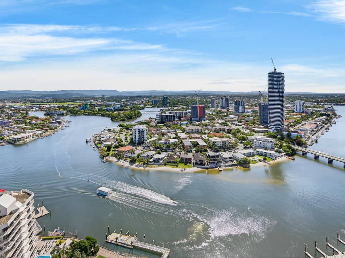 9 Ferny Avenue, Surfers Paradise - Thumbnail 3