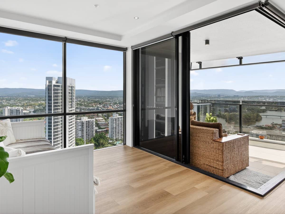 9 Ferny Avenue, Surfers Paradise - Thumbnail 11