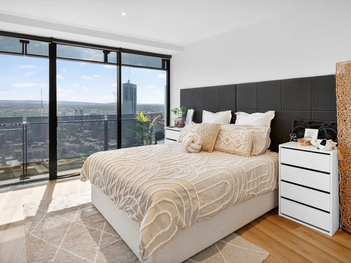 9 Ferny Avenue, Surfers Paradise - Thumbnail 15