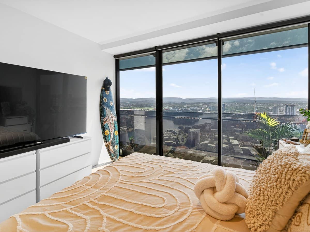 9 Ferny Avenue, Surfers Paradise - Thumbnail 16