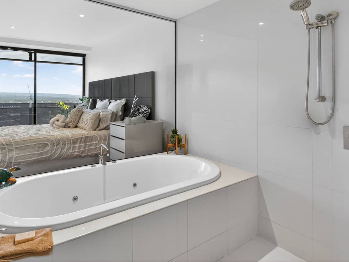 9 Ferny Avenue, Surfers Paradise - Thumbnail 18