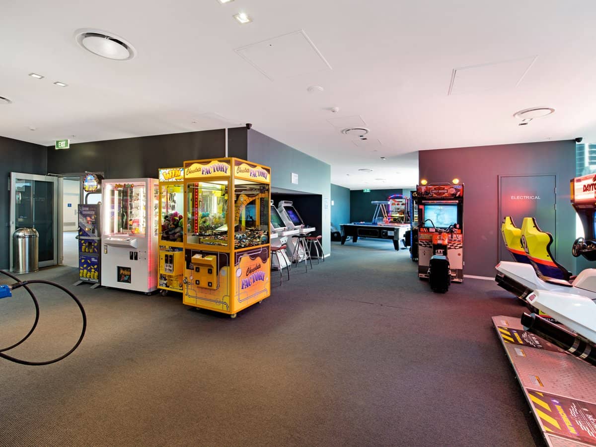 9 Ferny Avenue, Surfers Paradise - Thumbnail 32