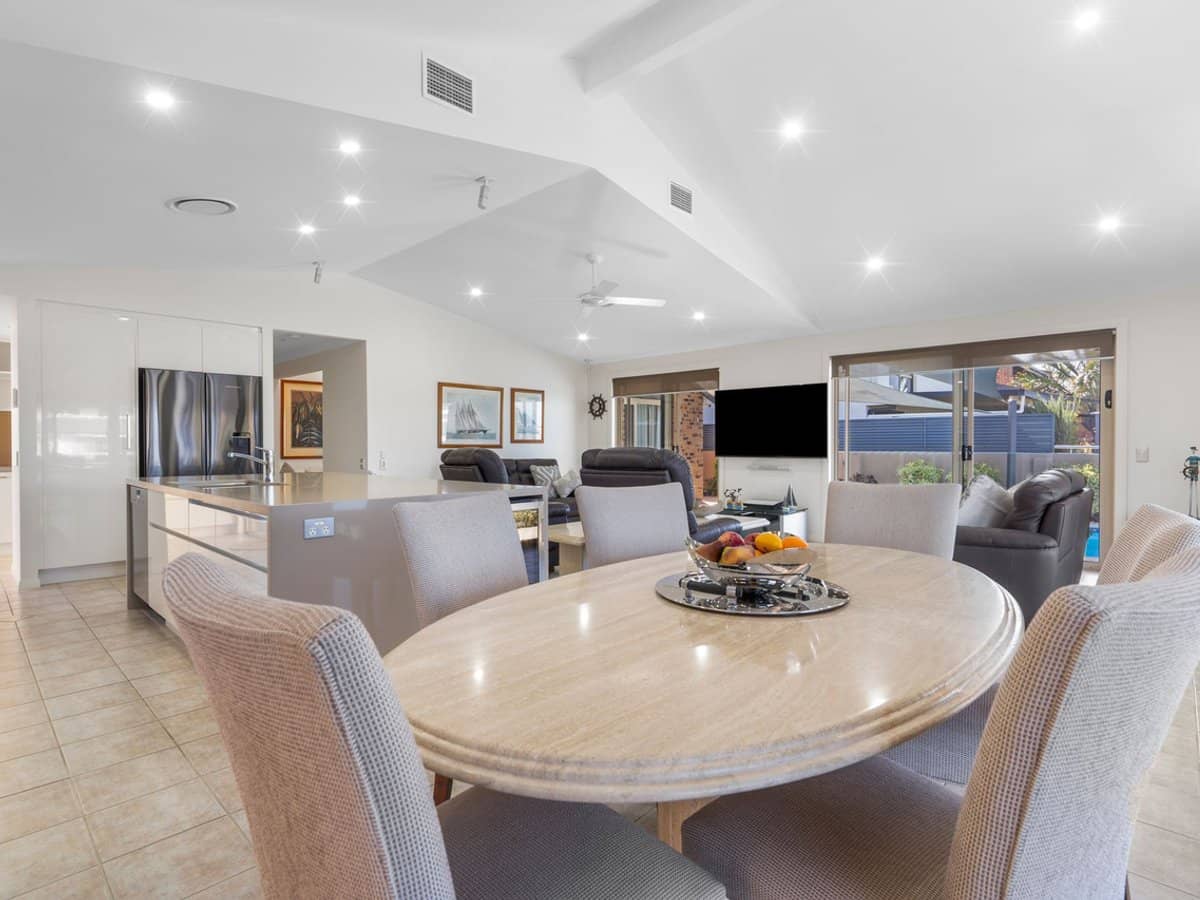 41 Tradewinds Avenue, Paradise Point - Thumbnail 9