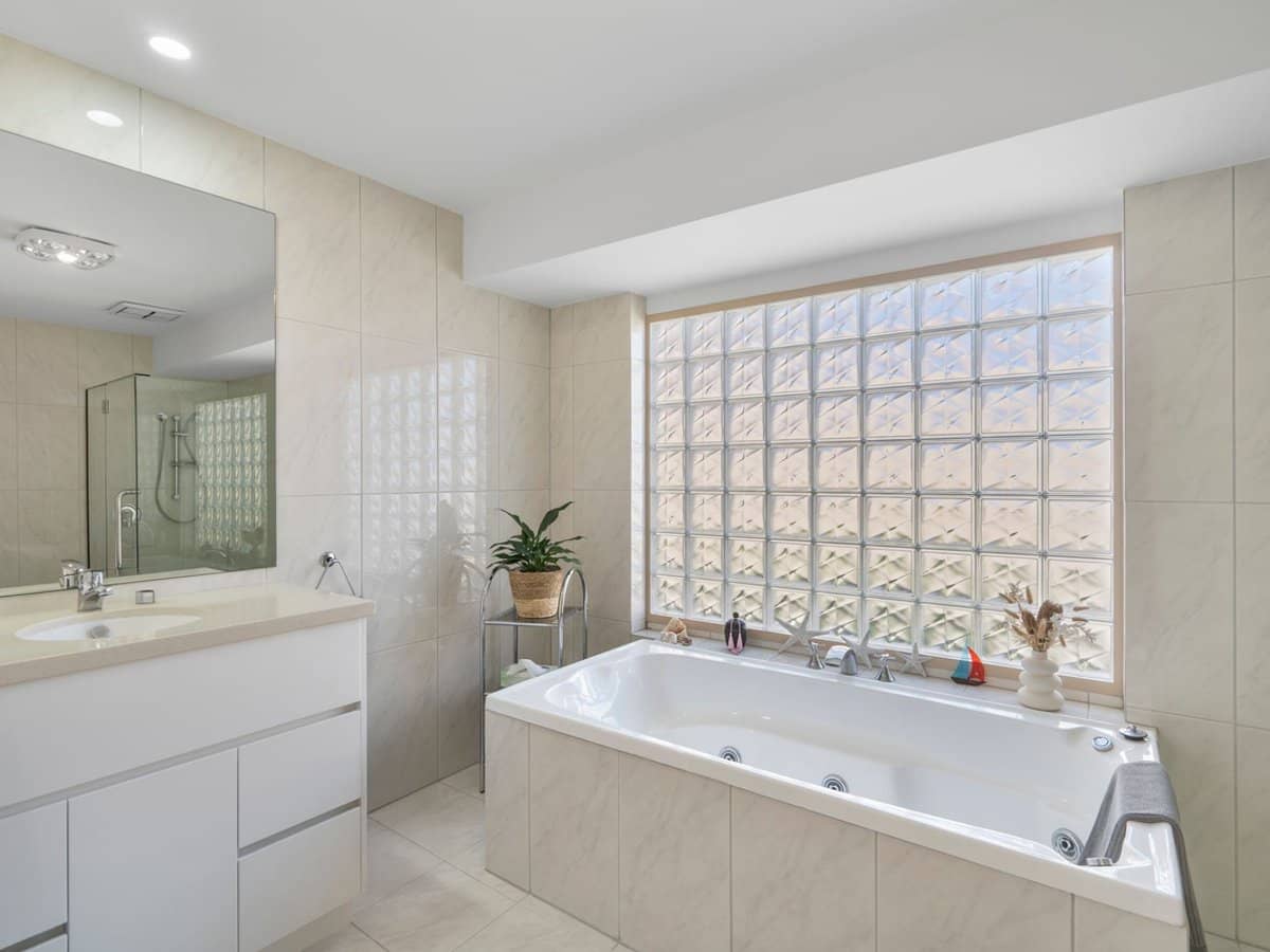 41 Tradewinds Avenue, Paradise Point - Thumbnail 16