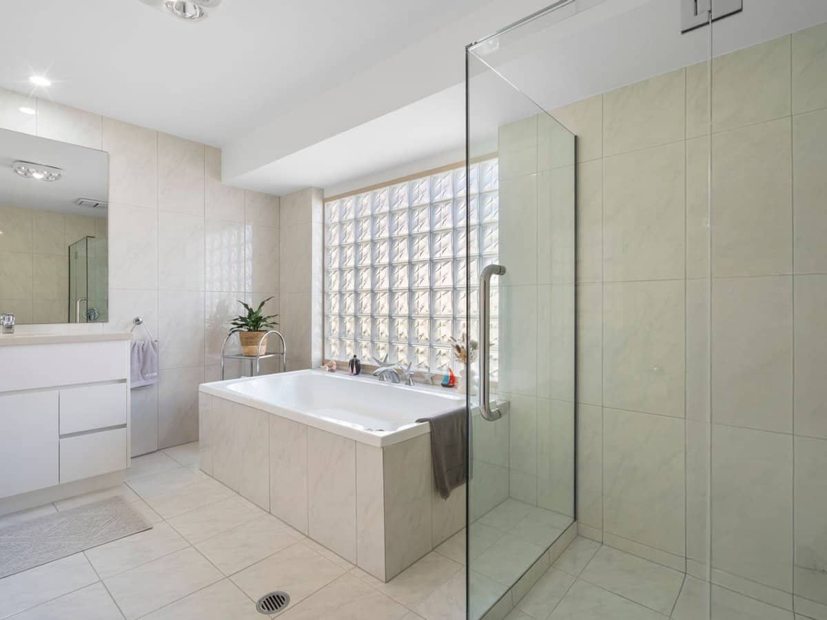 41 Tradewinds Avenue, Paradise Point - Thumbnail 17