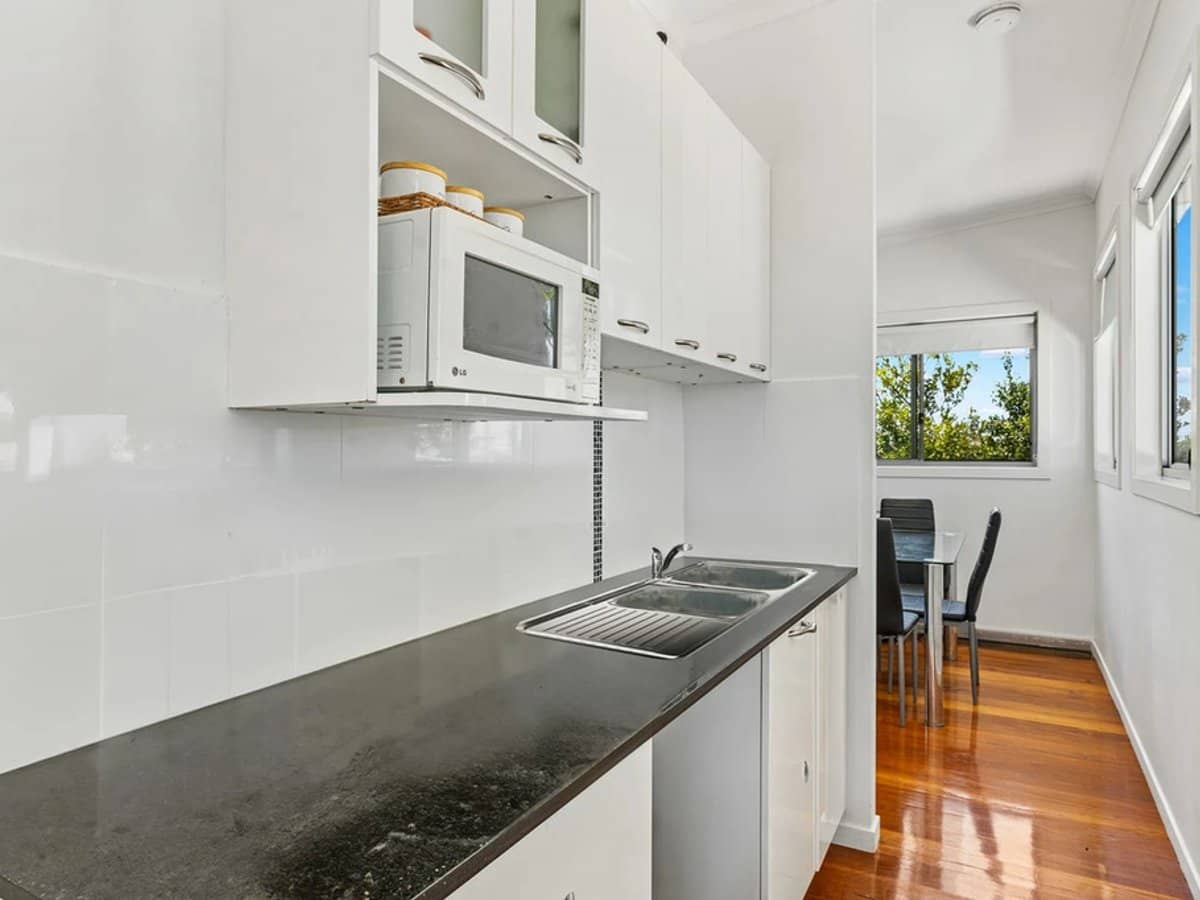 3 Fourth Avenue, LABRADOR - Thumbnail 9