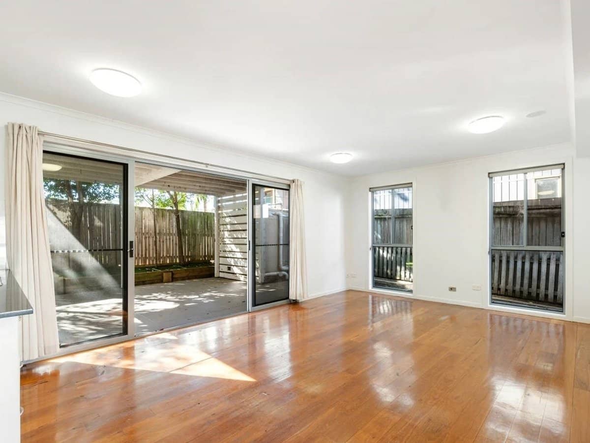 3 Fourth Avenue, LABRADOR - Thumbnail 4