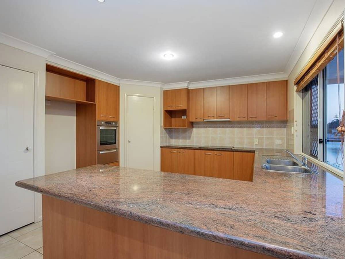 26 Sabrina Avenue, HELENSVALE - Thumbnail 5