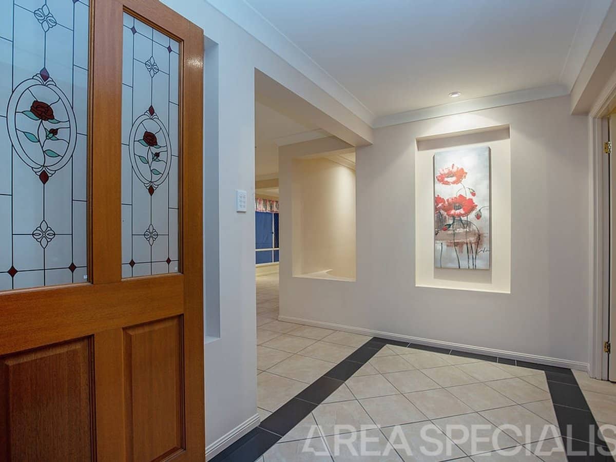 26 Sabrina Avenue, HELENSVALE - Thumbnail 5