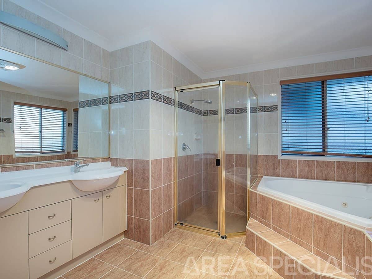 26 Sabrina Avenue, HELENSVALE - Thumbnail 20