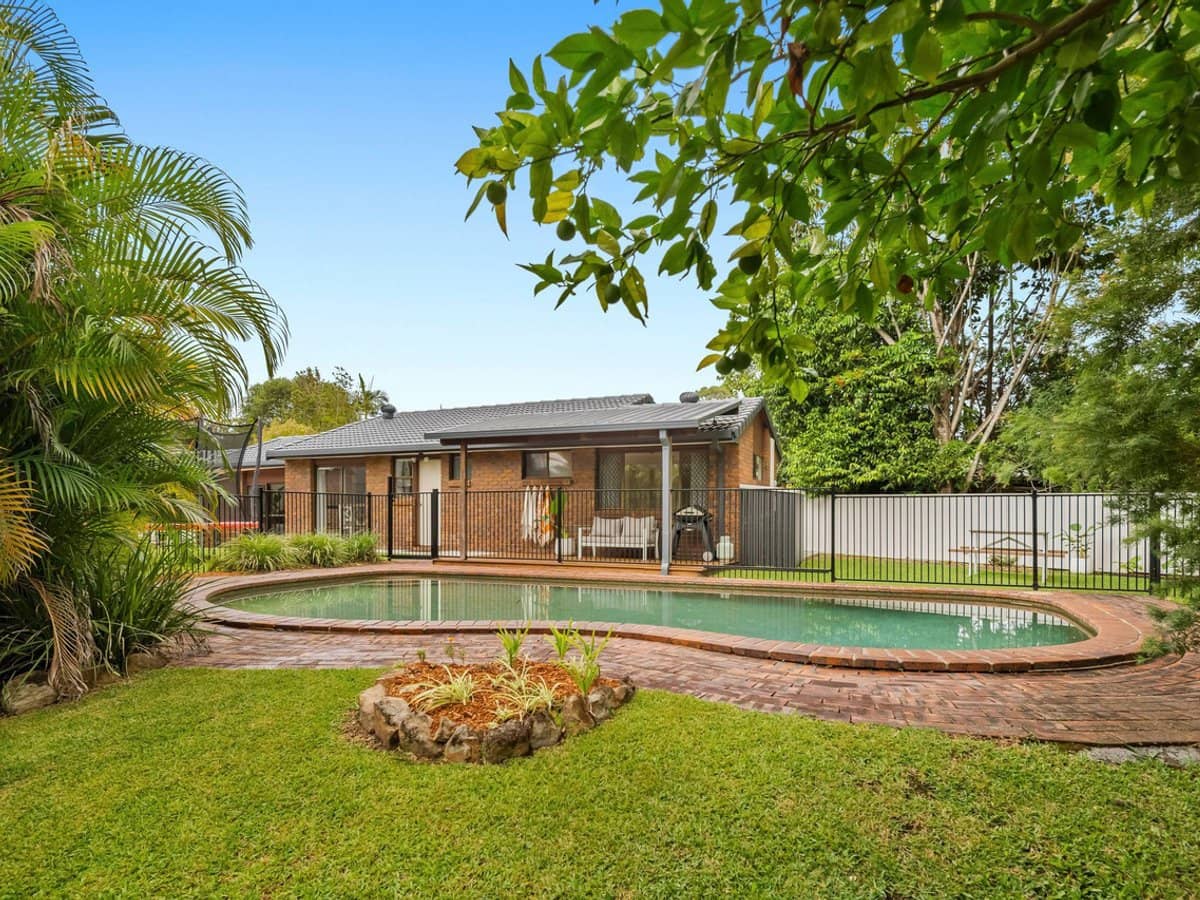 19 Whitian Drive, CARRARA - Thumbnail 2