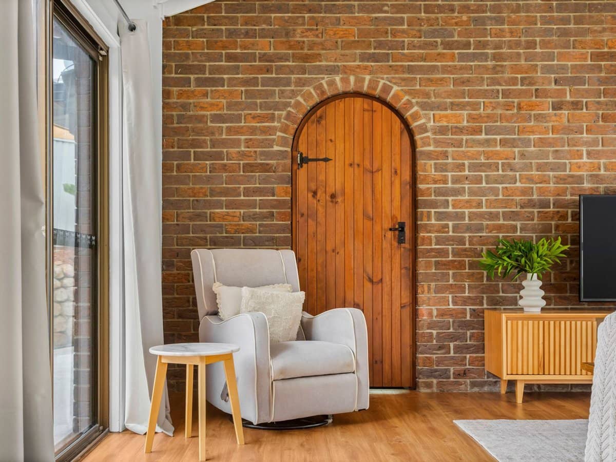 19 Whitian Drive, CARRARA - Thumbnail 4