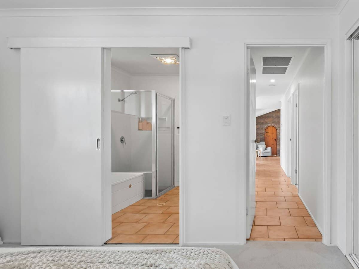 19 Whitian Drive, CARRARA - Thumbnail 16