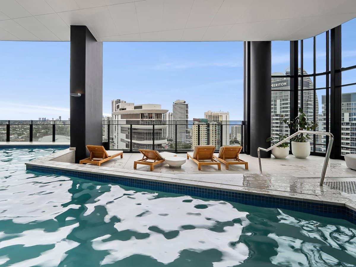 5 The Darling Avenue, BROADBEACH - Thumbnail 3