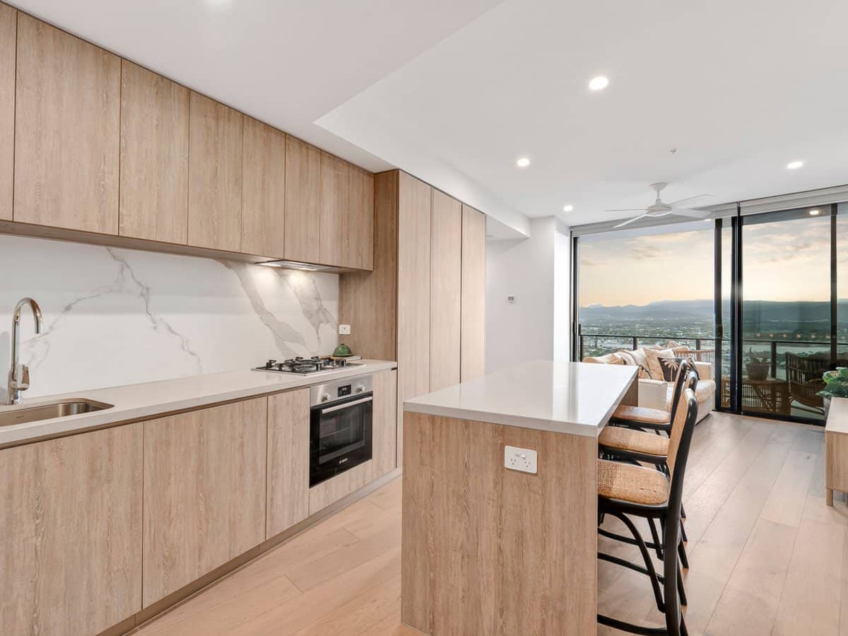 5 The Darling Avenue, BROADBEACH - Thumbnail 6