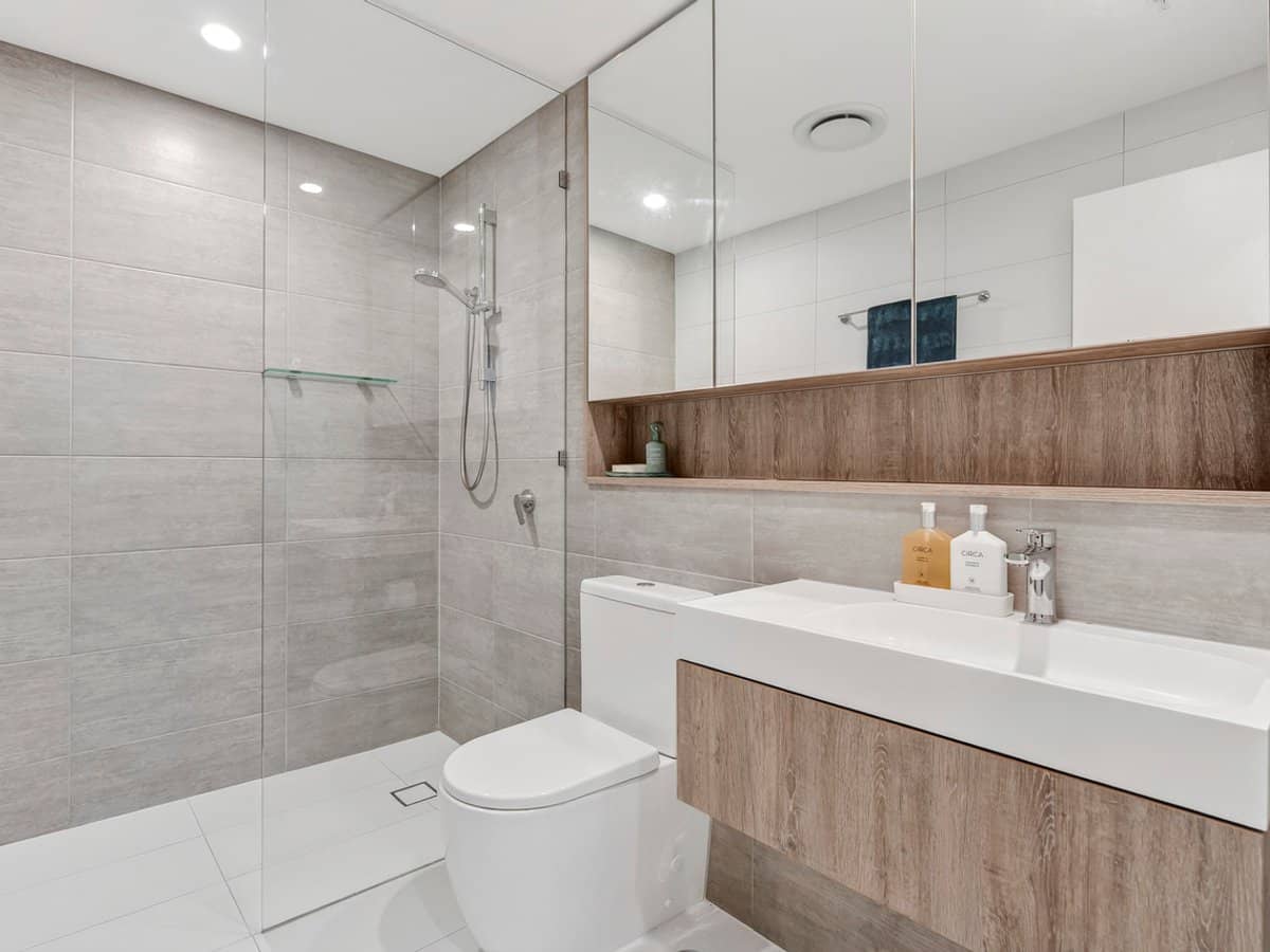 5 The Darling Avenue, BROADBEACH - Thumbnail 10