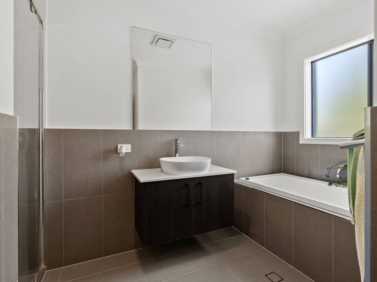 26 Pelion Street, BRIDGEMAN DOWNS - Thumbnail 9