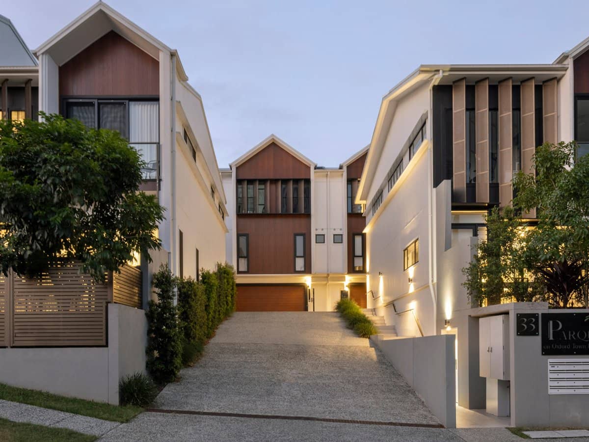 33 Oxford Terrace, TARINGA - Thumbnail 1