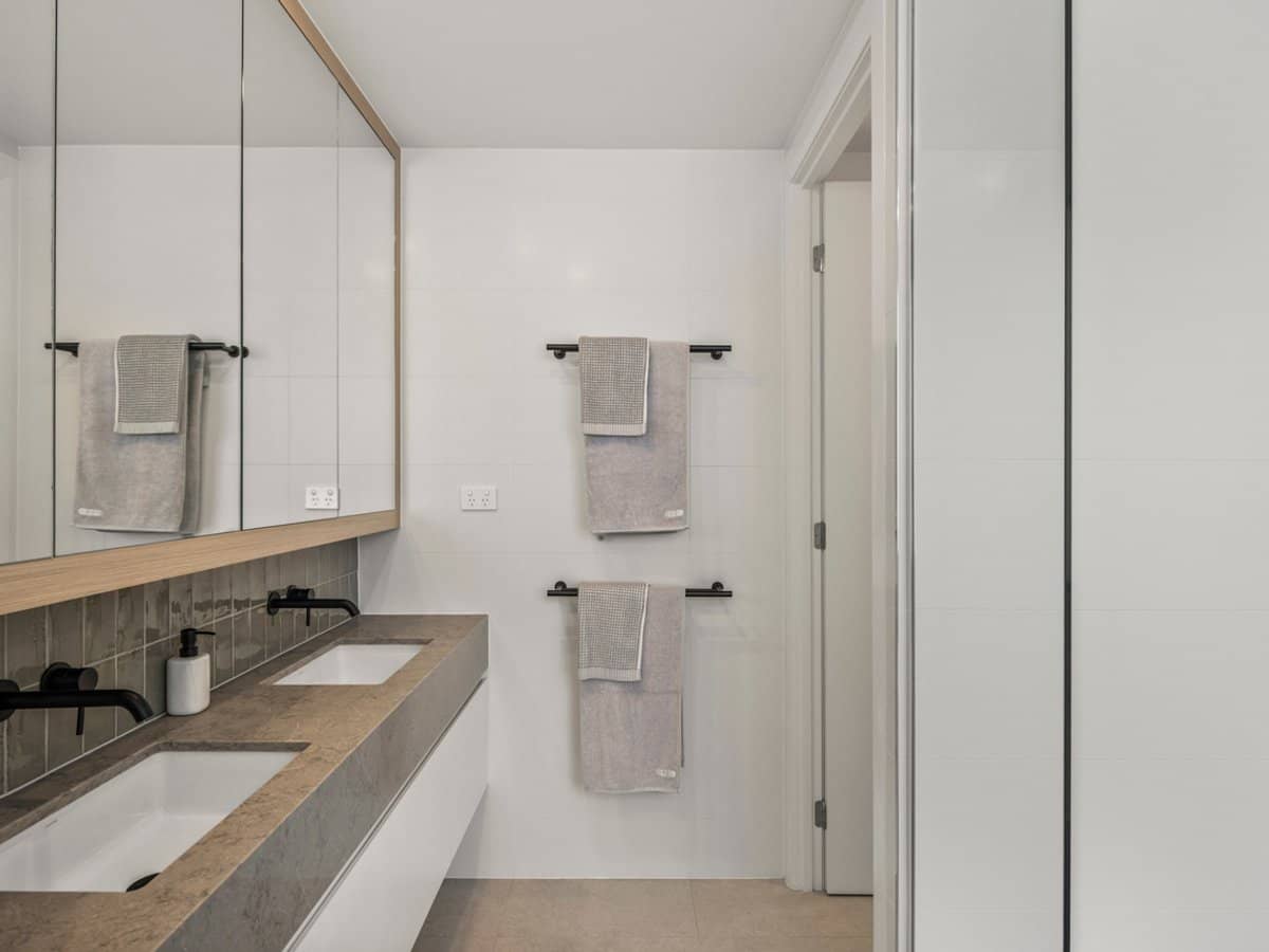 33 Oxford Terrace, TARINGA - Thumbnail 12