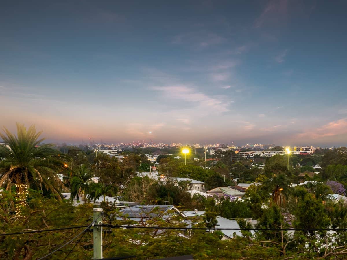 291 Days Road, GRANGE - Thumbnail 2