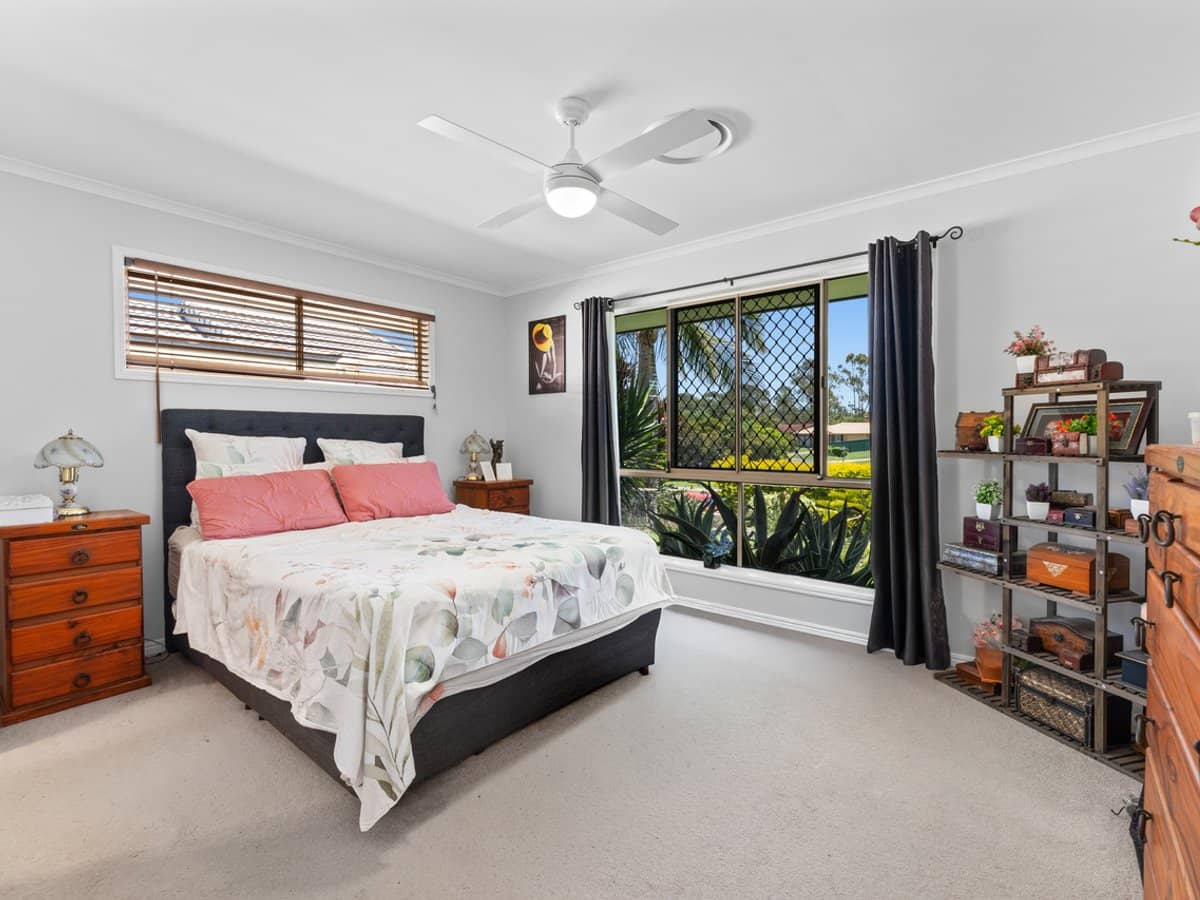 9 Cresthaven Drive, MORAYFIELD - Thumbnail 5