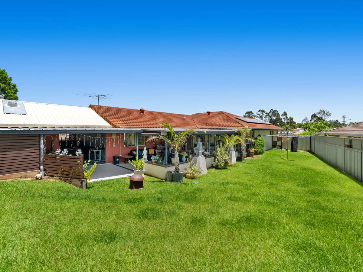 9 Cresthaven Drive, MORAYFIELD - Thumbnail 21