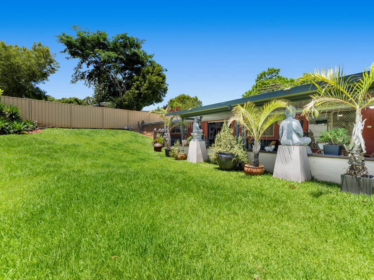 9 Cresthaven Drive, MORAYFIELD - Thumbnail 22