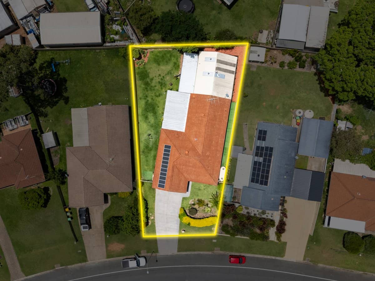 9 Cresthaven Drive, MORAYFIELD - Thumbnail 23