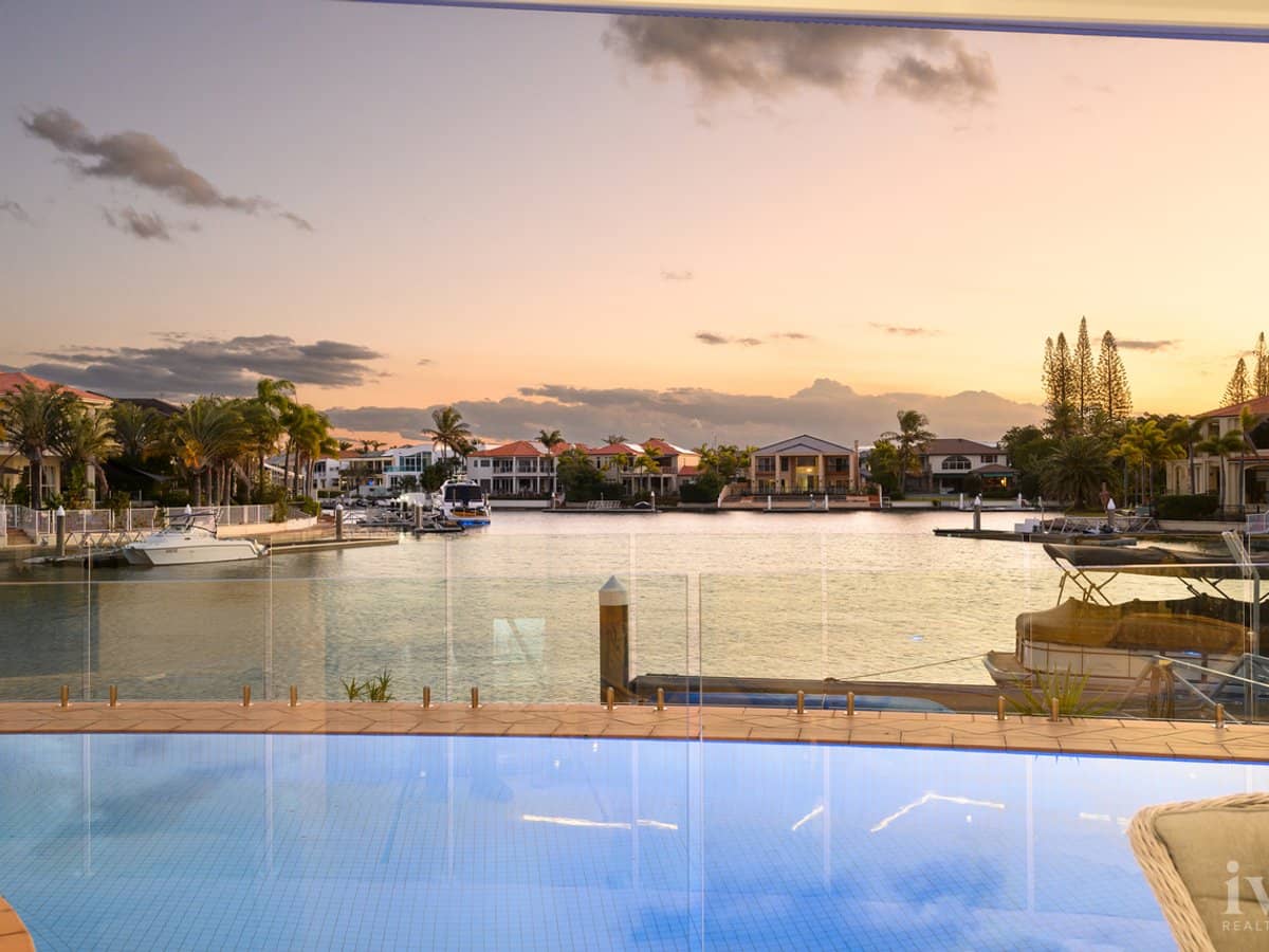 33 The Peninsula, Sovereign Islands - Thumbnail 1