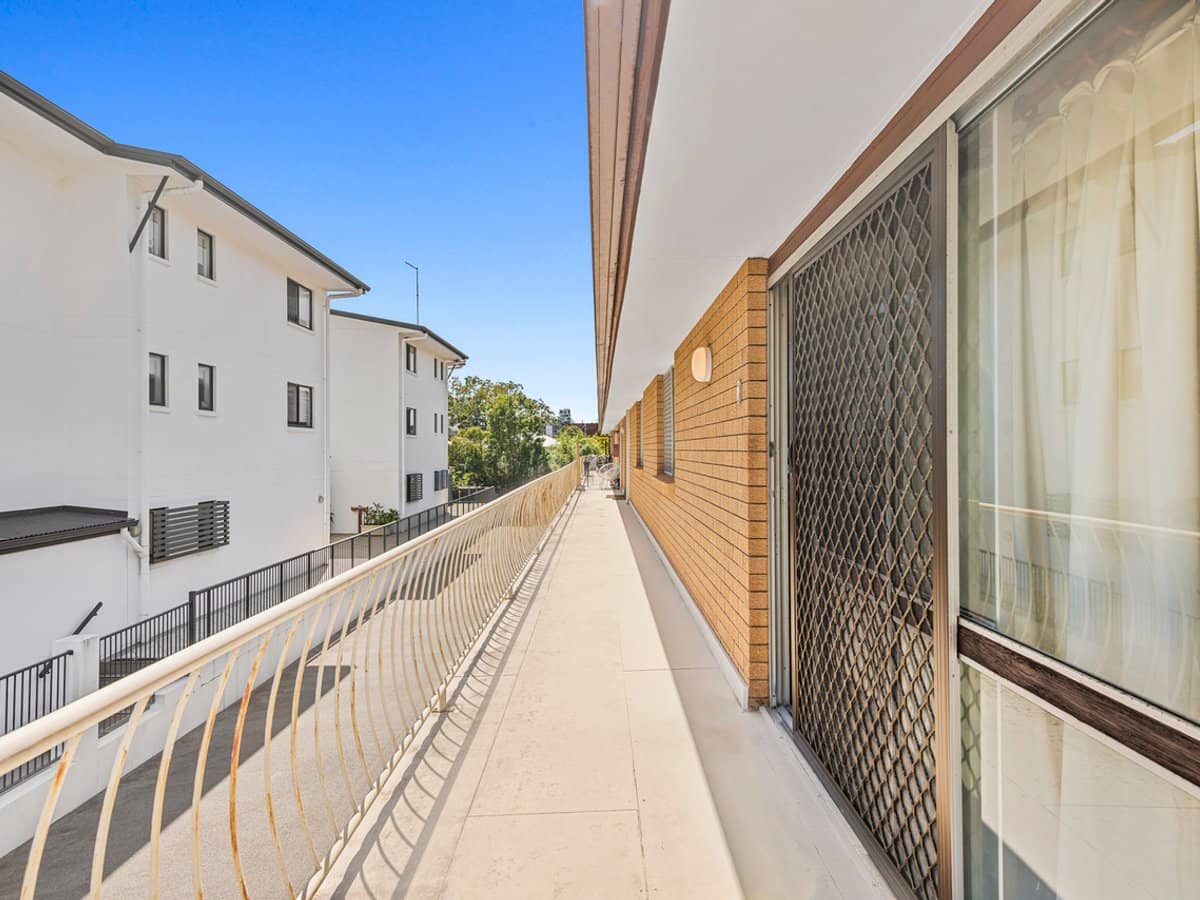 2/70 Mclean Street, COOLANGATTA - Thumbnail 8