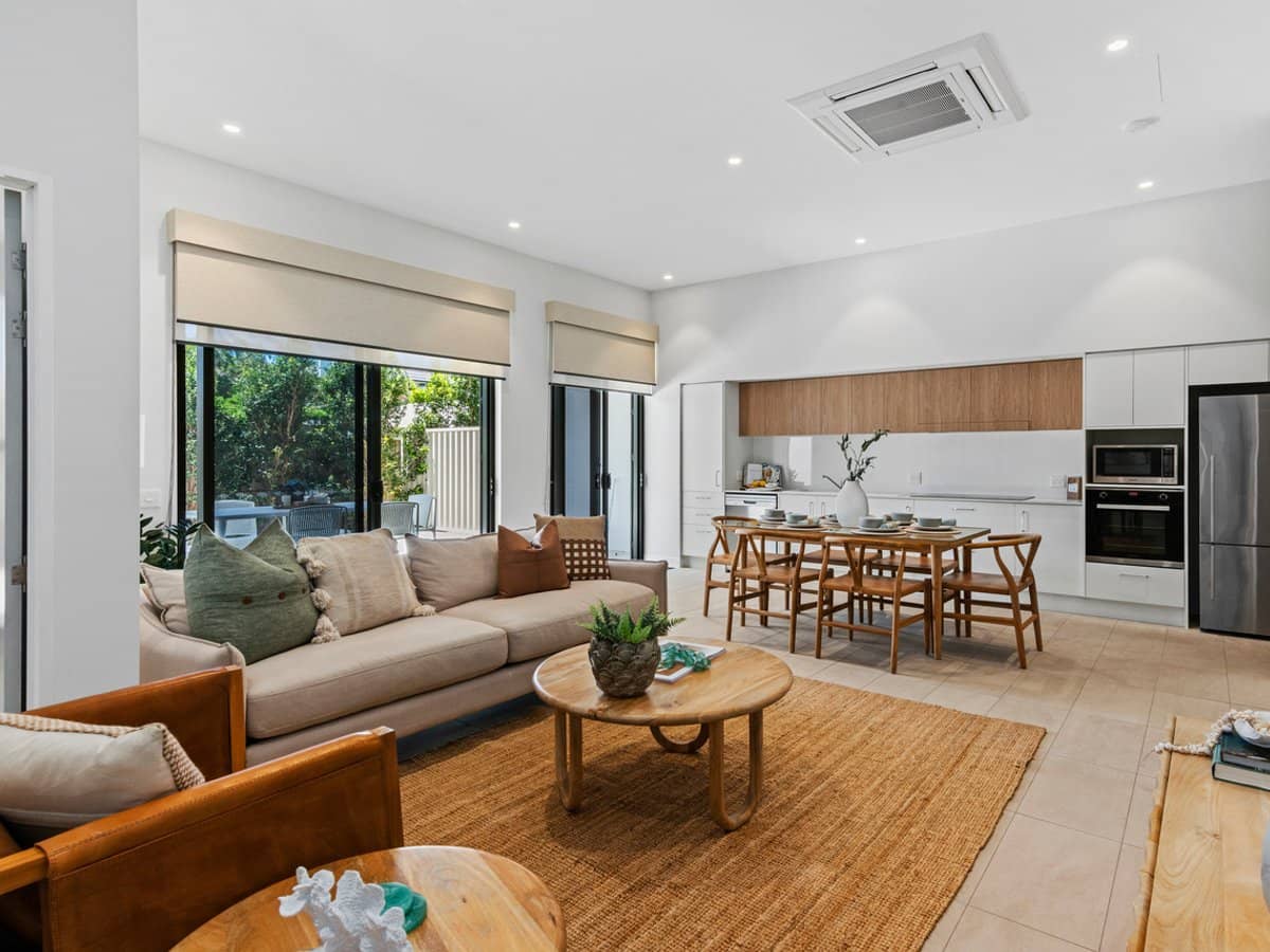 10 Elizabeth Street, TUGUN - Thumbnail 1