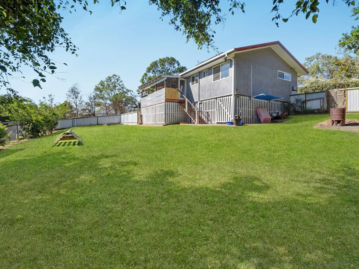 1 Lakeside Court, Beaudesert - Thumbnail 1